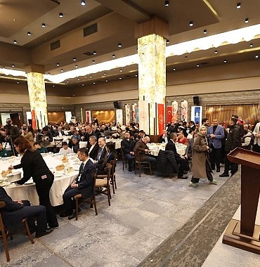 lider-buyukakin-roman-iftarina-katildi-X5Ng1wvv.jpg