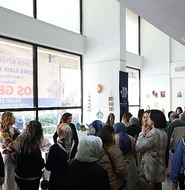 lider-cercioglundan-8-mart-dunya-bayanlar-gununde-kadinin-izi-standi-98agDjdA.jpg