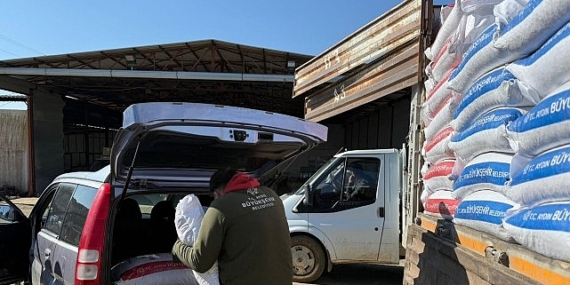 Lider Çerçioğlu’ndan Karacasu’da Küçük Üreticilere Yem Takviyesi