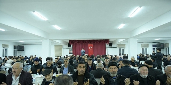 Lider Çırpanoğlu Mahalle Sakinleriyle İftarda Buluştu