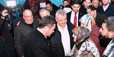 lider-erkan-aydin-ramazan-sokaginda-vatandaslarla-bulustu-nhZNRSWf.jpg