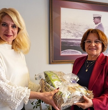 lider-hatice-gencay-deniz-ulasiminda-yeni-devir-icin-izdeniz-ile-bir-ortaya-geldi-hkpDY29m.jpg