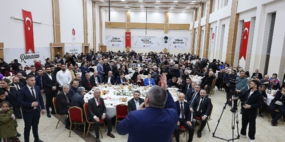 Lider Mesut Özarslan, Çorumluları İftarda Ağırladı