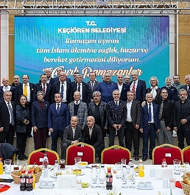 lider-ozarslan-bati-karadenizlilerle-iftar-sofrasinda-bulustu-HpxEZAjW.jpg