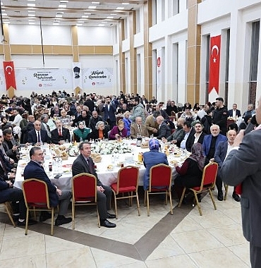 lider-ozarslan-iftarda-sivaslilarla-bulustu-HairAGkV.jpg