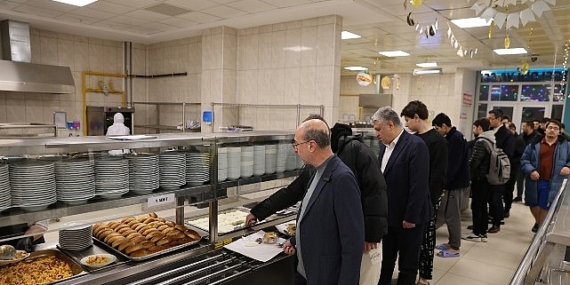 Lider Pekyatırmacı Öğrencilerle Sahur Yaptı