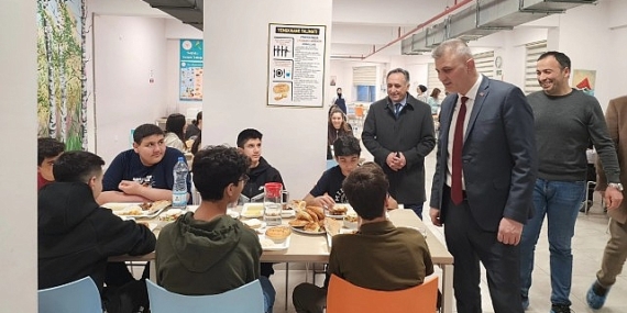 Lider Sezer Ramazan Rahmetini Gölcüklülerle Paylaşıyor