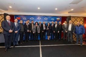 lider-tugay-bulgaristan-gocmenleriyle-iftarda-birlik-iletisi-verdi-t29lwlsv.jpg