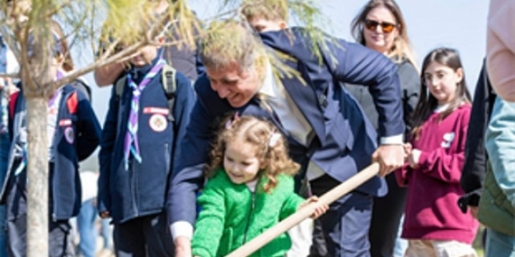 Lider Tugay çocuklara verdiği kelamı tuttu, fidanlar toprakla buluştu