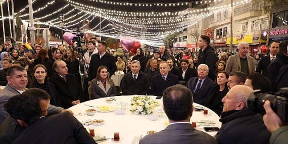 Lider Vekili Özdemir Kadir Gecesi’ni Elmalı’da geçirdi