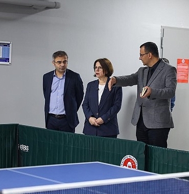 maltepe-belediye-baskani-koymen-spor-yapan-bayanlarla-bulustu-EbHcKq7z.jpg