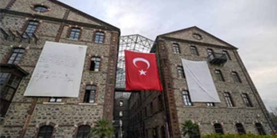 Meslek Fabrikası’na Ata’nın imzaladığı dokümanın görselleri asıldı