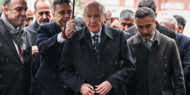 mhp-genel-baskani-bahceli-alparslan-turkesin-kabrini-ziyaret-etti-YPz8CjZA.jpg