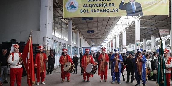 Nevşehirliler Mehter Marşlarıyla Pazar Alışverişi Yaptılar