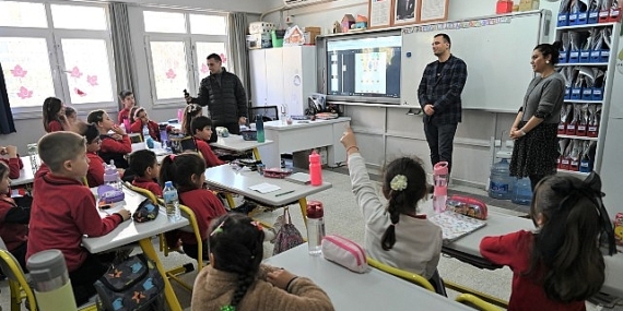 Ömer Eşki Hayat Bilgisi dersinde mahallî idareleri anlattı