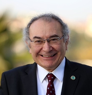 prof-dr-nevzat-tarhan-siradan-seylerden-keyifli-olmak-kolay-lakin-manali-bir-omur-uslubu-6fJ3DgFO.jpg