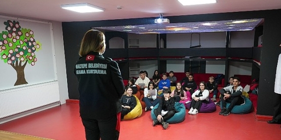 Sarsıntı Haftası’nda güçlü bina modelleri inşa ettiler