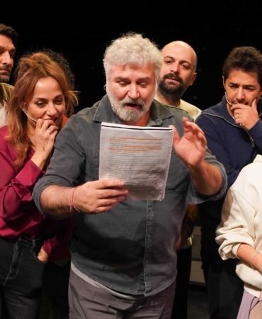 sersem-kocanin-kurnaz-karisi-oyunu-10-temsilde-izleyiciyle-bulusacak-ZL7PSsOX.jpg