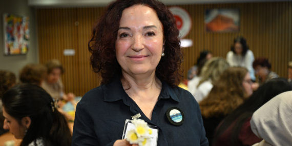 Türkiye’nin Brüksel Başkonsolosluğunda ipek kozaları kadınların elinde sanat eserine dönüştü