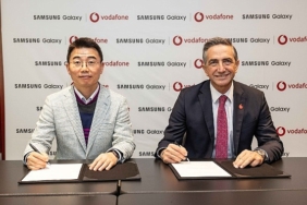 vodafone-ve-samsungdan-tasinabilir-dunya-kongresinde-yeni-5gli-cihaz-is-birligi-1rymZ81P.jpg