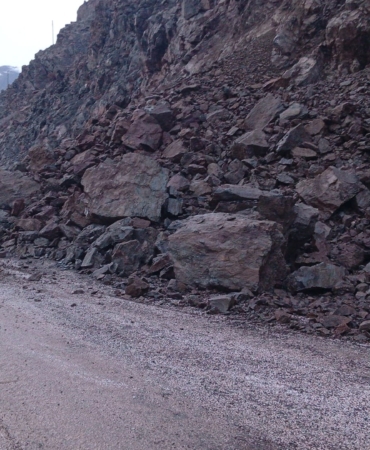 yuksekova-hakkari-kara-yolunda-heyelan-meydana-geldi-hz3VRvpQ.jpg