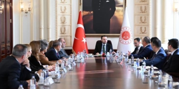 adalet-bakani-gurlek-turkiye-noterler-birligi-heyeti-ile-gorustu-PThQ1GWu.jpg