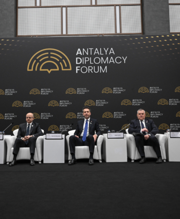 antalya-diplomasi-forumunda-kuresel-enerji-paneli-duzenlendi-mmMb6aIO.jpg