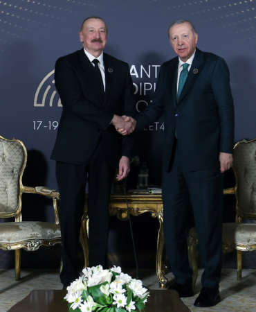 cumhurbaskani-erdogan-azerbaycan-cumhurbaskani-aliyev-ile-gorustu-Nard2nuj.jpg