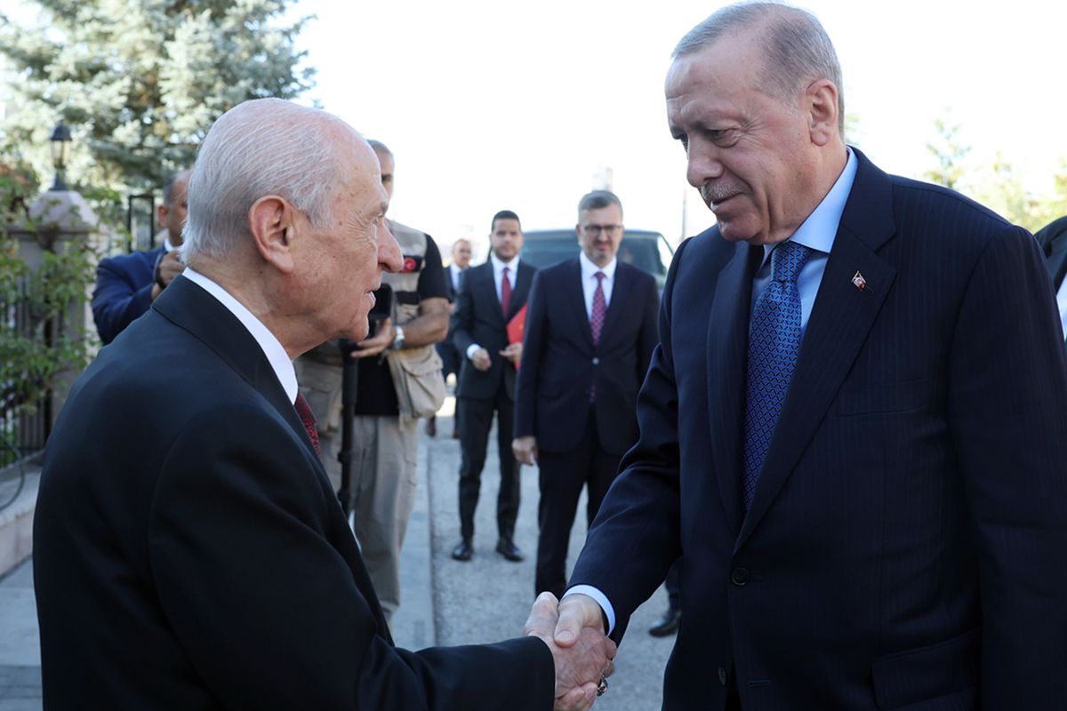 Cumhurbaşkanı Erdoğan ile MHP Genel Başkanı Bahçeli arasındaki görüşme Beştepe’de başladı.