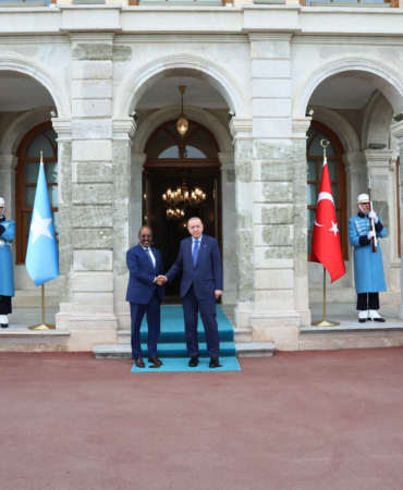 cumhurbaskani-erdogan-somali-cumhurbaskani-mahmud-ile-gorustu-sJPjVe65.jpg