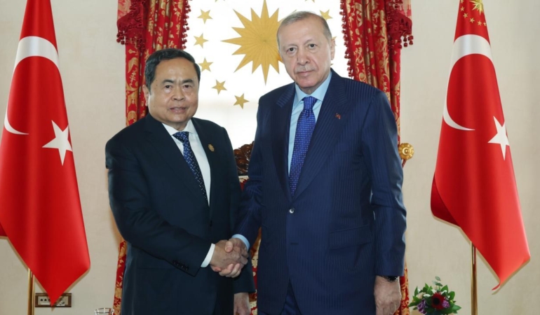 cumhurbaskani-erdogan-vietnam-meclis-baskani-thanh-mani-kabul-etti-k3iUwce9.jpg
