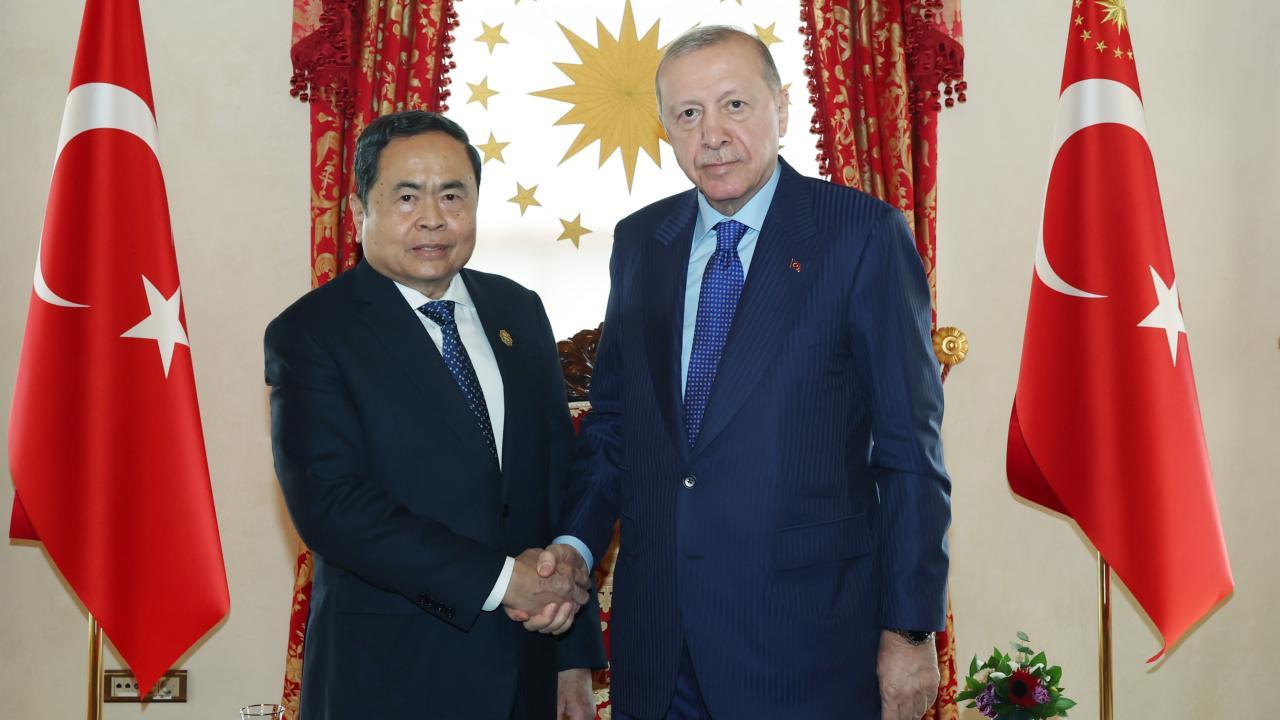 cumhurbaskani-erdogan-vietnam-meclis-baskani-thanh-mani-kabul-etti-k3iUwce9.jpg