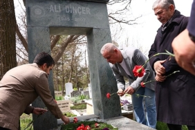 efsane-lider-ali-dincer-mezari-basinda-anildi-QcgcBmWL.jpg