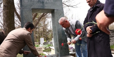 efsane-lider-ali-dincer-mezari-basinda-anildi-QcgcBmWL.jpg