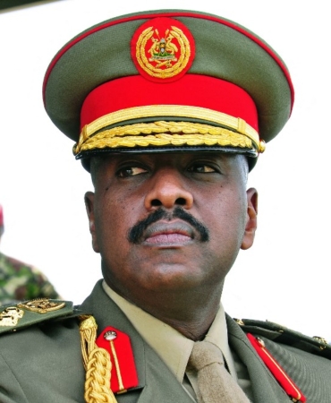 garip-aciklamalariyla-biliniyor-uganda-savunma-kuvvetleri-komutani-turkiyeden-1-milyar-dolar-istedi-MOmjdabm.jpg