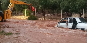 guncelleme-adananin-kozan-ilcesinde-saganak-ve-dolu-etkili-oldu-hq7tYTuC.jpg