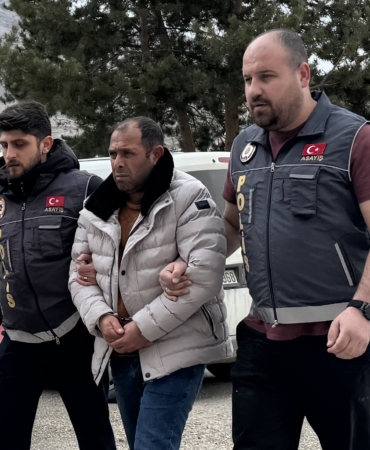 guncelleme-erzurumda-esini-bicakla-olduren-zanli-tutuklandi-mh4tdLKd.jpg