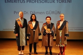 kadir-has-universitesinden-prof-dr-dikmen-gurune-emeritus-unvani-yCPBh4Yc.jpg