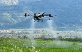 lider-cercioglunun-tarima-ve-ureticilere-takviyeleri-suruyor-tarlalar-drone-ile-fiyatsiz-gubreleniyor-YzlzSZF3.jpg