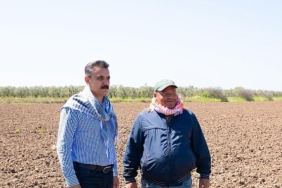 Lider Kırgöz traktör başında: “Bereketli bir dönem olsun”