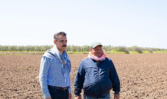 Lider Kırgöz traktör başında: “Bereketli bir dönem olsun”