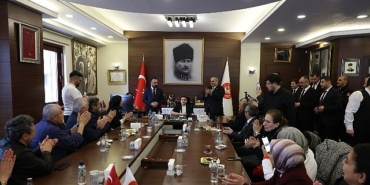 lider-ozarslan-23-nisanda-makamini-sehit-oglu-taha-burak-cakira-devretti-vjYk11NZ.jpg
