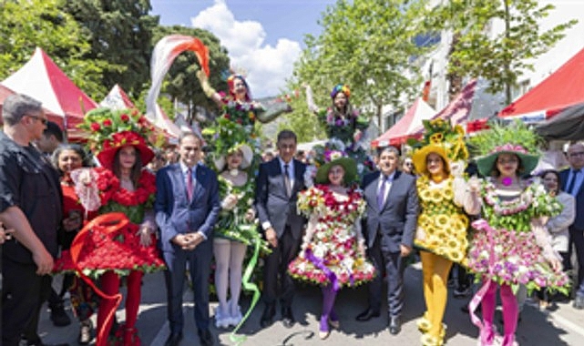 Lider Tugay: Türkiye, çiftçisiyle, köylüsüyle şifa bulacak
