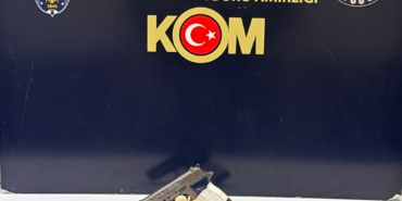 marmariste-ruhsatsiz-silahla-yakalanan-supheli-tutuklandi-gI2uOIRd.jpg