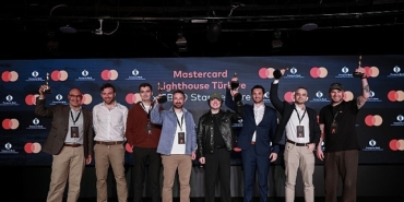 mastercard-lighthouse-turkiye-yapay-zek-odakli-6-tesebbusu-mezun-etti-sQpbI7RG.jpg
