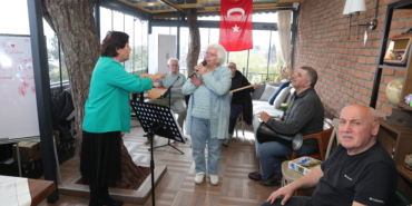 sayginlar-kulubunun-65-yas-ustu-uyeleri-seslerini-birlestirdi-mWdXtIGd.jpg