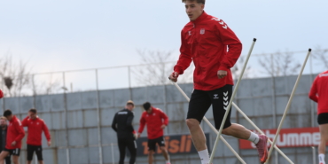 sivasspor-igdir-fk-maci-hazirliklarina-basladi-MwLfeE1T.jpg