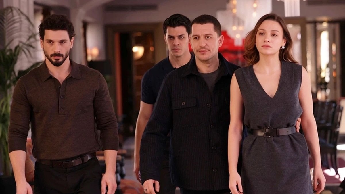 Yeraltı oyuncularının gerçek yaşları: Devrim Özkan, Uraz Kaygılaroğlu, Sümeyye Aydoğan, Deniz Can Aktaş…