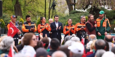 ahmed-arif-parkinda-1-mayis-personel-bayrami-kutlandi-WJ6G4r4b.jpg