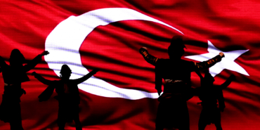 ak-parti-genel-baskan-yardimcisi-zorlu-3-uluslararasi-turan-film-festivali-odul-toreninde-konustu-TPYGLNBp.jpg